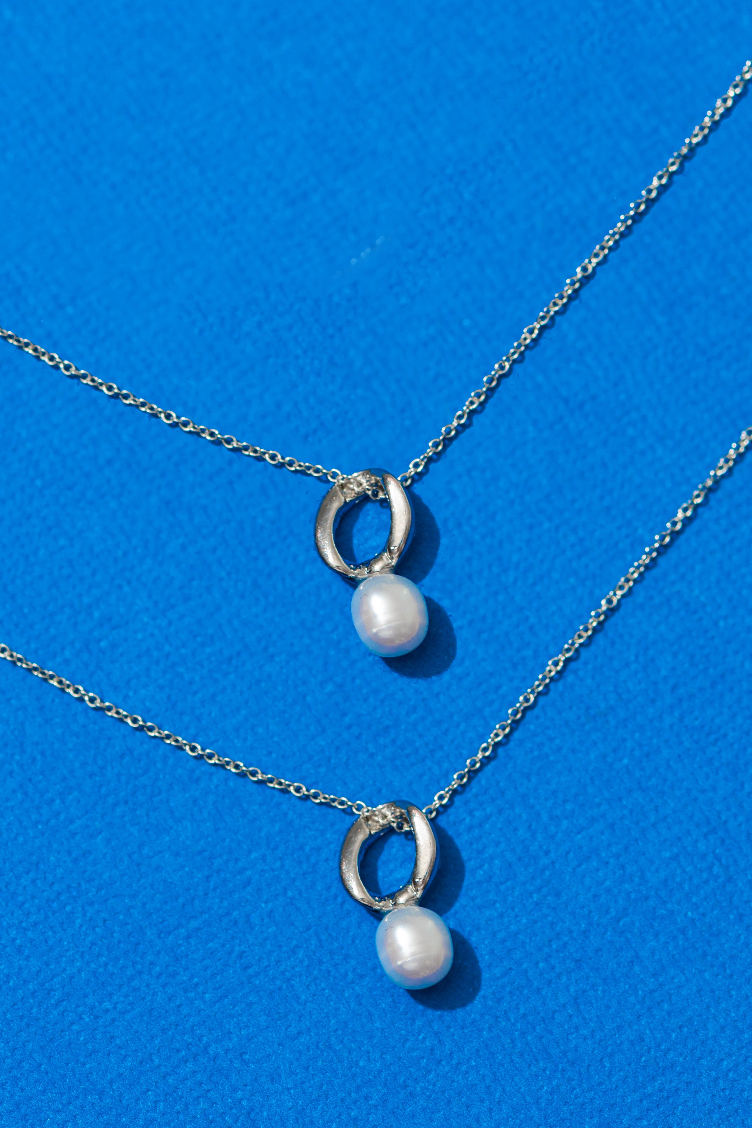 Allure & Pearls Necklace