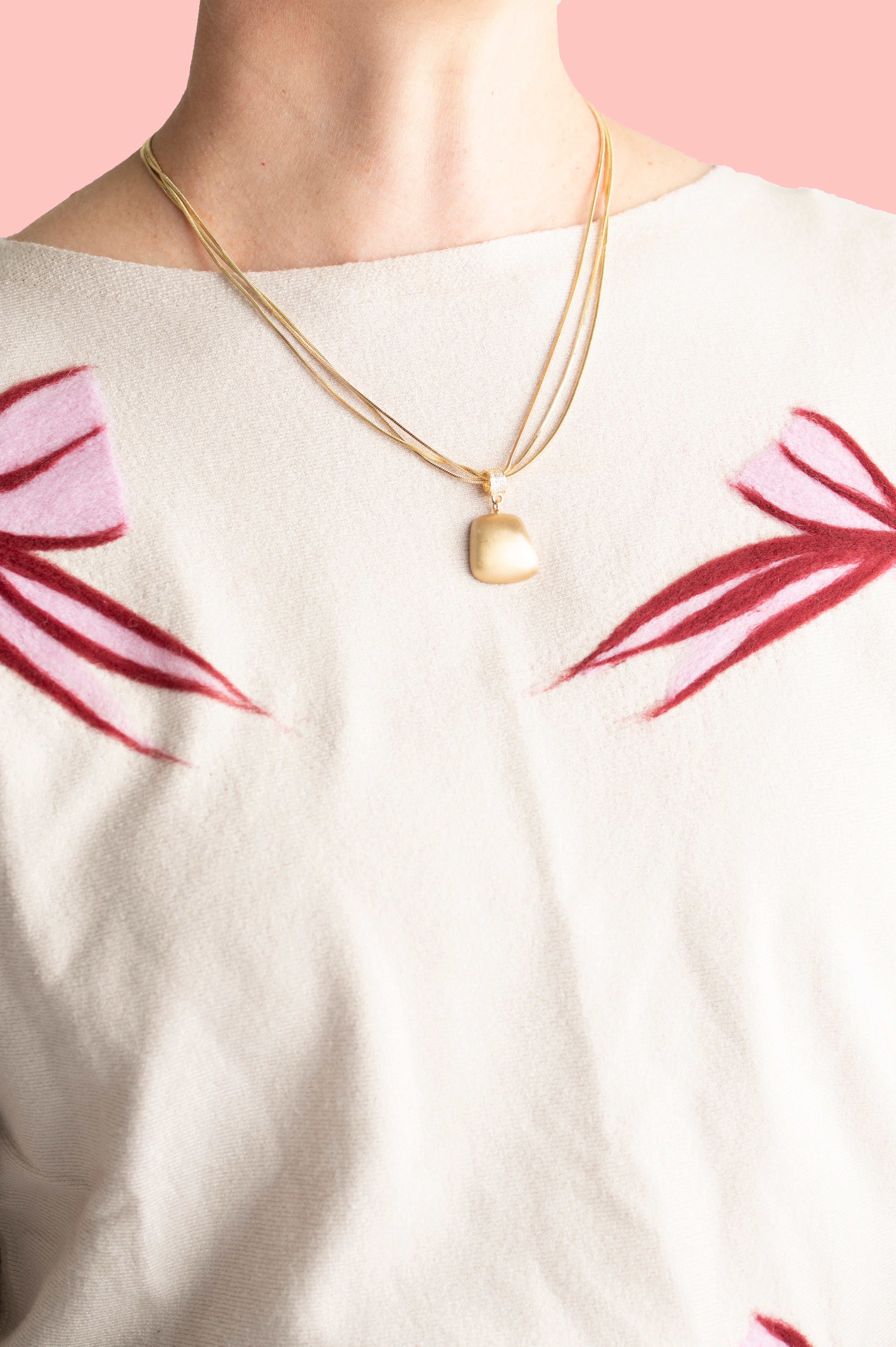 Amara Glow Necklace