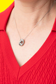 Knot of Elegance Necklace